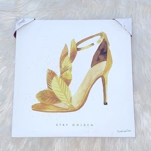 White and Gold Canvas Picture Decor With Golden Heel